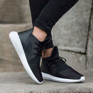 Adidas Tubular Women’s